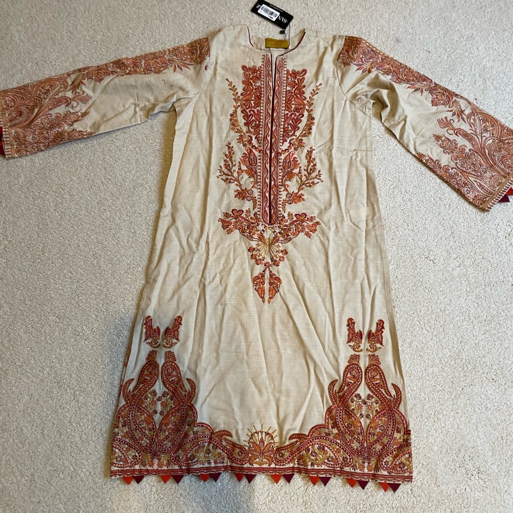Sana Safinaz Kameez Top with Embroidered front and printed back. NWT